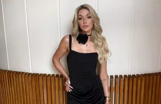 Małgorzata Główka pokazała się w czarnej mini i kabaretkach! Gwiazda disco polo wygląda obłędnie!