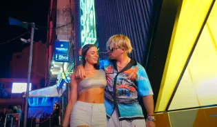 Najpierw odpadł w „Disco Star", potem rzucił studia. A dziś Skolim zarabia miliony!