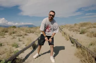 Nowator rozbił bank na YouTube! „Ujarane serce” ma ponad 530 tysięcy wyświetleń w niecałe trzy tygodnie