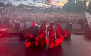 Piękni i Młodzi Dawid Narożny na Urodzinach Gorzowa. Tak wyglądał tłum z perspektywy sceny