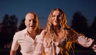 Premiera „Nasze holiday" Alexa & Fonzy. Duet z Disco Star z nowością