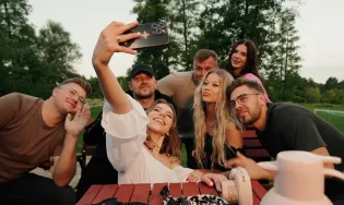 Premiera teledysku Avans „Ona wie". Pierwszy autorski singiel zespołu z okolic Wyszkowa