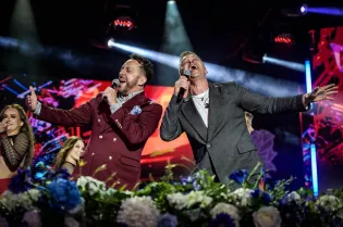Radek Liszewski i Marcin Miller razem na scenie w Iłowie. Lider Weekendu pokazał zdjęcia z Pożegnania Lata