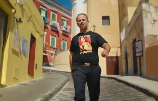 Sławomir zapowiedział milion i dopiął swego. „Uno momento" właśnie przebiło ten próg na YouTube