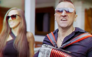Sylwia Strug i Marioo z premierą „Nie będę znosić chama”