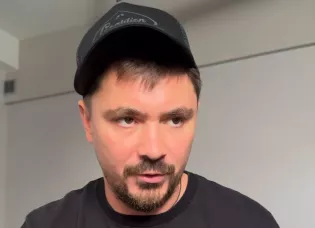 Tajemnicza kobieta, piwo i papierosy. Daniel Martyniuk spędził tak wieczór pod blokiem w Warszawie