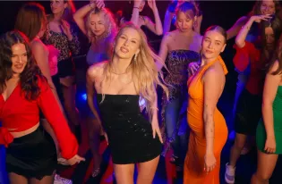 Tak brzmi nowość od Impulsu! Singiel „Oczy jak diamenty” trafił do sieci razem z klipem pełnym kobiet