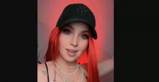 Tak teraz wygląda Natalia Siemieniecka z XOXO. Mocny makijaż i czerwone włosy w nowym nagraniu