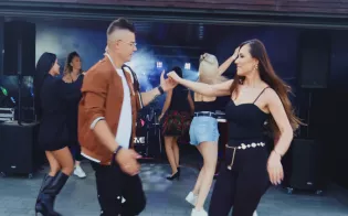 Utwór Massive leżał w szufladzie dwa lata. Teraz „Dlaczego Tak" bije konkurencję na YouTube