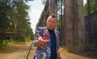 Wyjątkowy i nietuzinkowy Czadoman z nowością „Wpadam"! Ten numer zostanie hitem lata?!