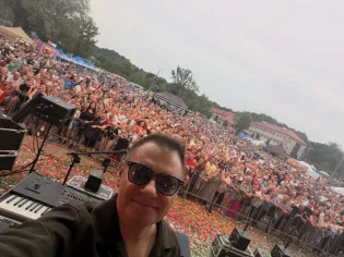 Zespół Classic wrócił do Klimontowa po 19 latach. Robert Klatt pokazał zdjęcie ze sceny na Jarmarku na świętego Jacka