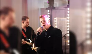 Zespół Prezydent zaśpiewał „Zbuntowany Anioł" Łobuzów. Nagranie finalistów Disco Star trafiło do sieci
