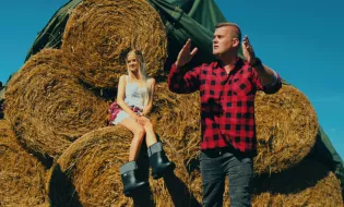 Zespół To jest TO wydał nową piosenkę „Diament w polu”. Teledysk z Adą Grzywacz jest już dostępny w sieci