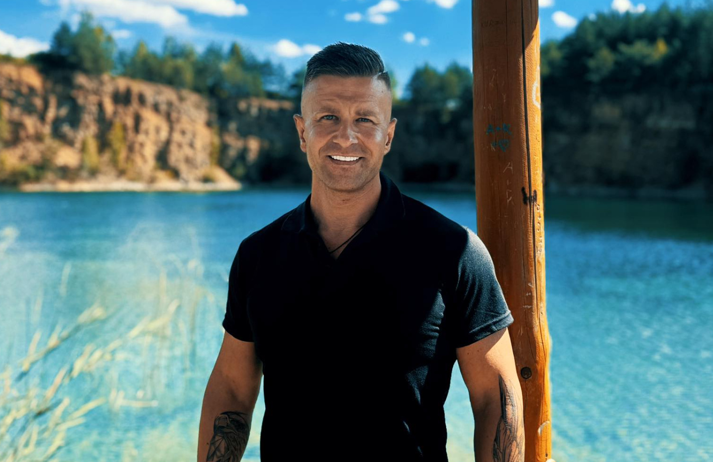 40 kilogramów mniej i nowa sylwetka! Gwiazdor disco polo Bartosz Jagielski nie przestaje zadziwiać