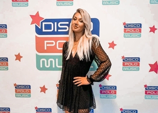 Zobaczcie jak mieszka wokalistka disco polo! Gwiazda pokazała swój apartament!