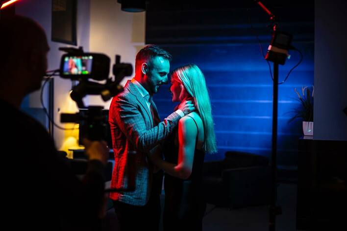 Jest lekarzem weterynarii i gra disco polo! Na koncie wokalisty pojawiło się 9 milionów