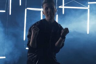 „Beta w benzie” podbija internet