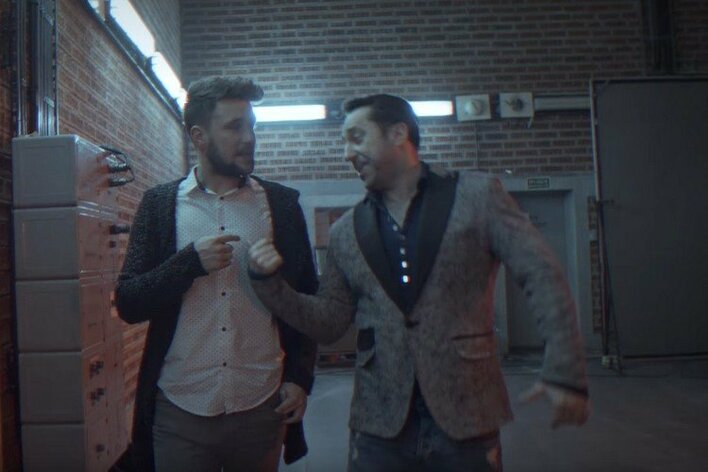 Defis i Miller w nowej wersji przeboju „Zakochane oczy”!