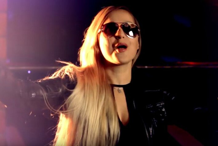 Na Plus - Idealna | Premiera klipu