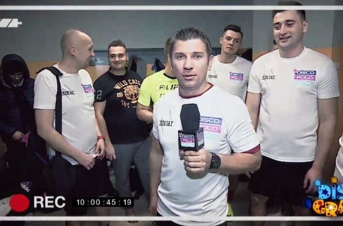 Piękne akcje i gole. Relacja wideo z turnieju z gwiazdami disco!