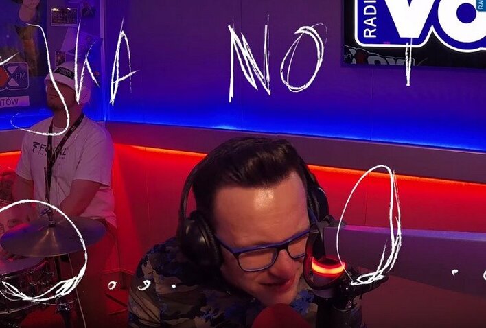 Playboys śpiewa o jajkach! Oszalał! | VIDEO