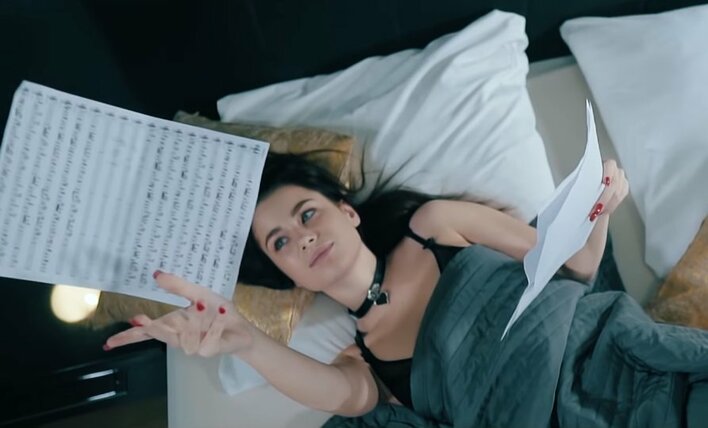 Zaskoczy go jeszcze miłość?! Adam Chrola w nowej produkcji pt. "Bo przez Twe oczy"! Zobaczcie nowość jako pierwsi!