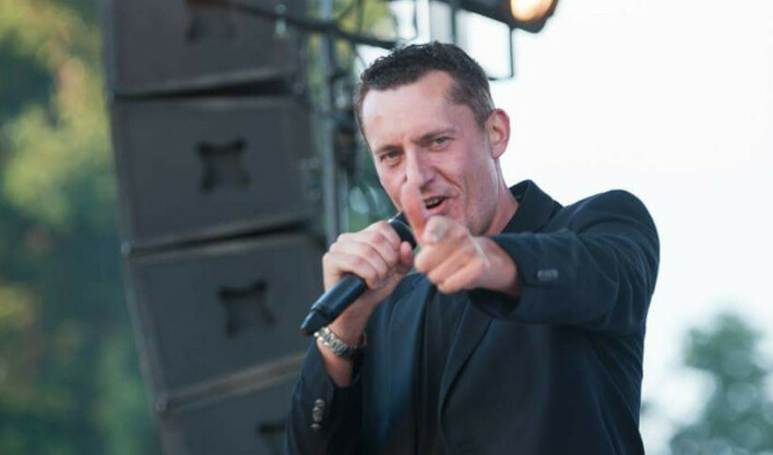 Adam Chrola obchodzi swoje 45 urodziny! To on tworzy prawdziwe, dobre disco polo!