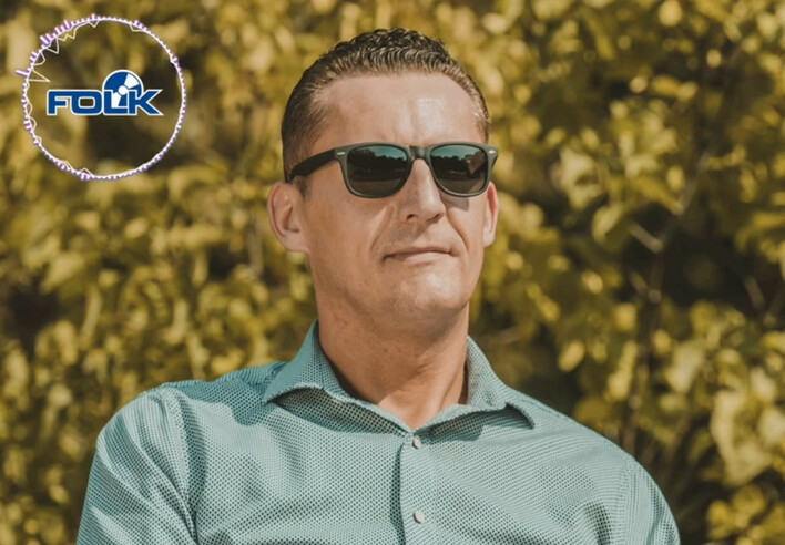 Adam Chrola prezentuje: Najpiękniejsze Tanga i Walce - Hity Dancingów