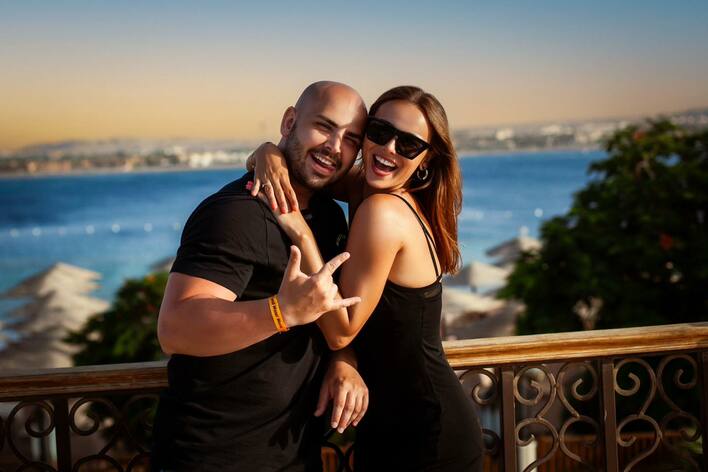 Adrianna Schneider i Przemek Niewegłowski na wakacjach! Zobaczcie jak wypoczywa firma PN Media