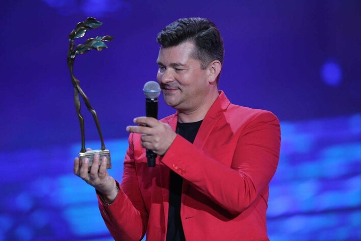 Akcent wygrywa konkurs na TVP2! Posłuchaj tanecznego przeboju roku! | VIDEO