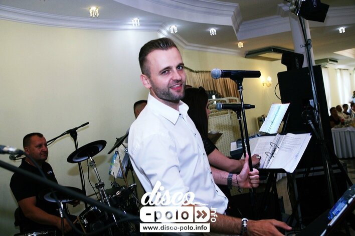 Albert Prządka (Pertti) zagrał na weselu Doroty (Mig) i Marka! Zespół Rytm Garwolin oczarował gości!