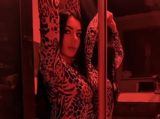 Gwiazda disco polo powaliła na kolana obłędnym biustem! Jej dekolt robi wrażenie! 
