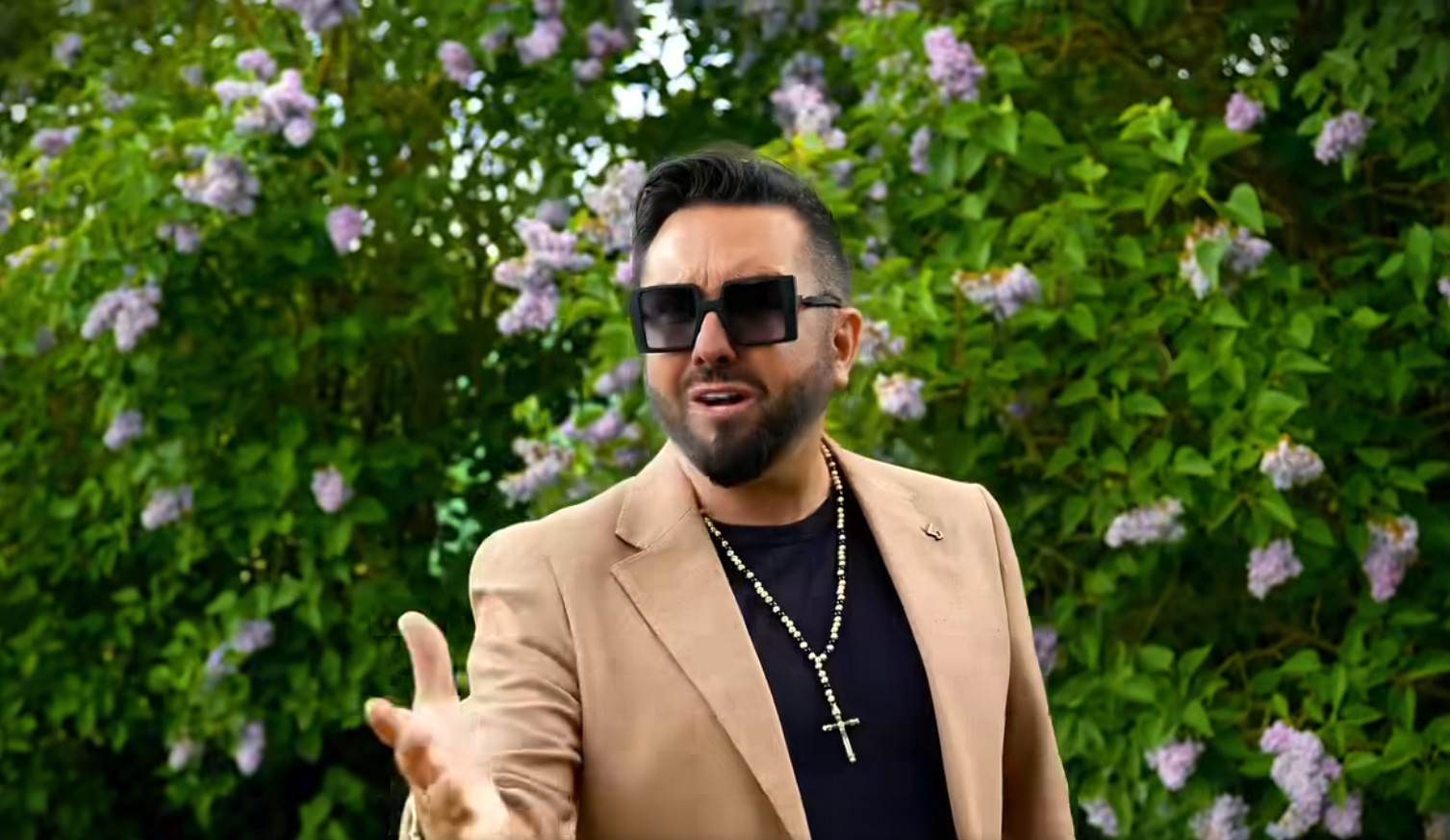 Andre porusza do łez nową piosenką ”Droga Mamo”! Emocjonalna premiera z okazji Dnia Matki

