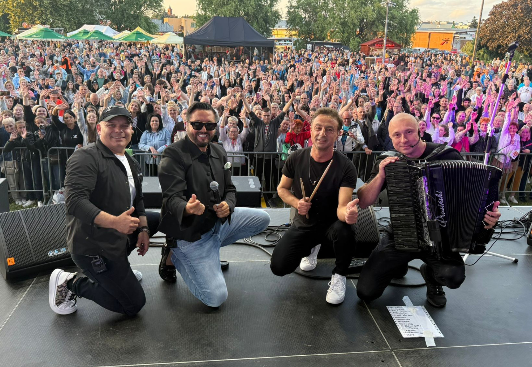 Andre porwał tłumy w Opalenicy! Niezapomniany koncert z przebojami „Ale Ale Aleksandra” i „Ta szalona Karolina”

