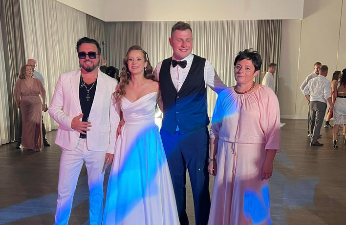 Andre rozkręcił Wesele Karoliny i Bartosza! To specjalista od tego typu imprez! Zobacz materiał 