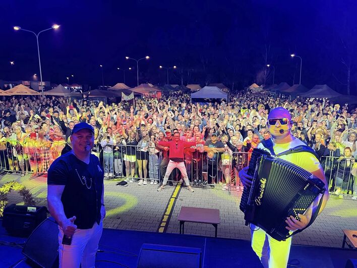 Gwiazdor disco polo Andre zakończył wakacje z przytupem! Koncert w Dobrym Mieście pełen hitów! 
