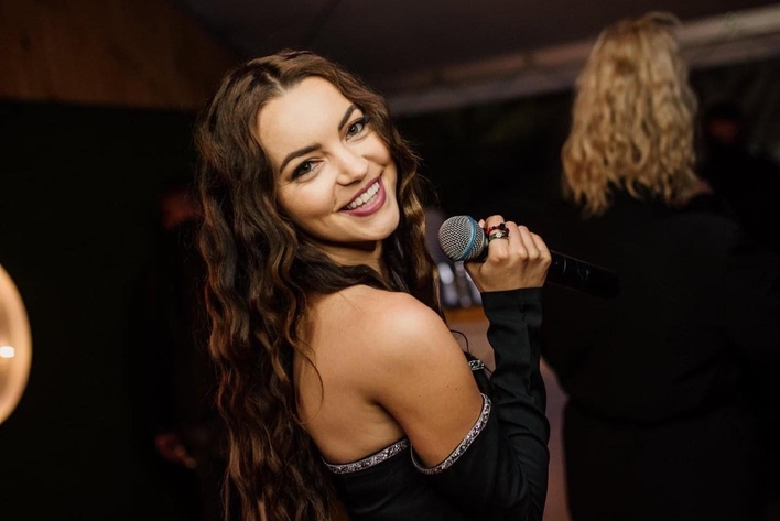 Angelika Żmijewska i jej cudowna uroda! Zobaczcie jak prezentuje się przepiękna wokalistka disco polo