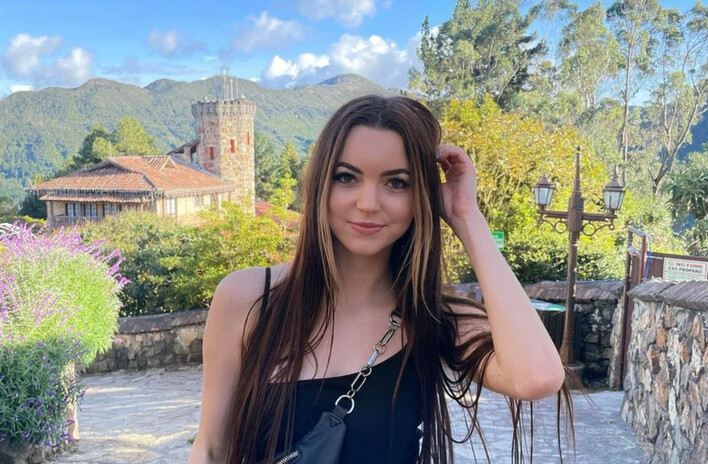 Gorące kadry w bikini?!  Tak Angelika Żmijewska Topky bawi się na wakacjach! 