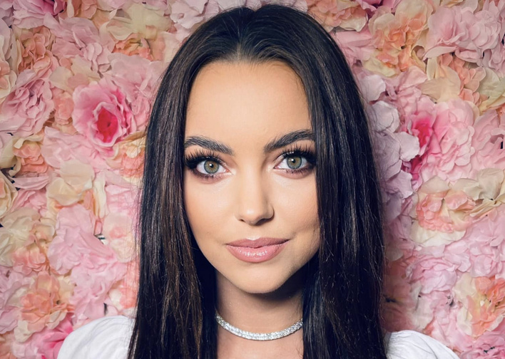 Angelika Żmijewska zdecydowała się podnieść swoje kwalifikacje!  Co z zespołem Topky i karierą w disco polo?!