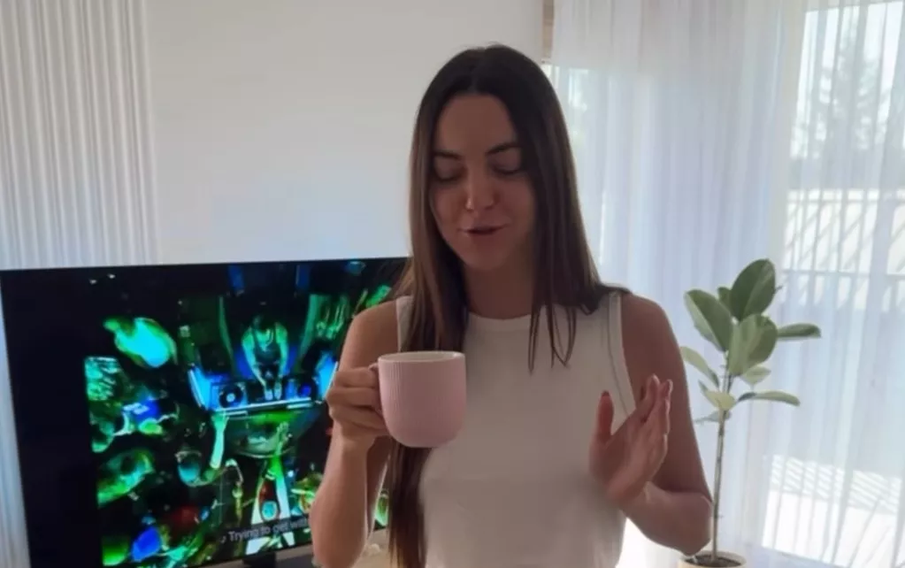 Angelika Żmijewska z Topky pokazała brzuch w samych szortach. Tak wygląda zaraz po przebudzeniu