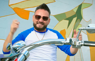 „Anka P” to hit końcówki roku! Valdi zaskoczył wszystkich nową piosenką z ogromnym wynikiem