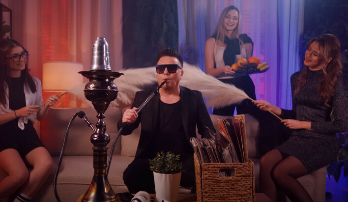 Arek Braxton w rewelacyjnej premierze pt. „Au Sza La La La„! Gwiazdor disco polo podbije tym rynek muzyczny w Polsce?! 