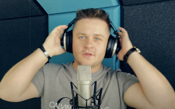 Znany wokalista disco polo wzruszył tym fanów do łez! Zobaczcie wyjątkowe nagranie Arka Kopaczewskiego! 