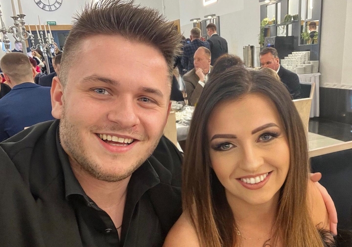 Znany wokalista disco polo Arek Kopaczewski pochwalił się w sieci ukochaną żoną! Para wygląda niesamowicie uroczo!