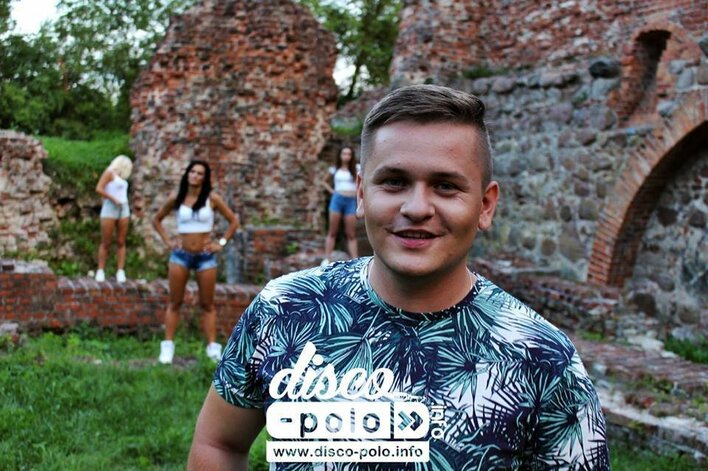 Arek tą piosenką podbił rynek disco! - zobaczcie video z koncertu | Jest moc! 