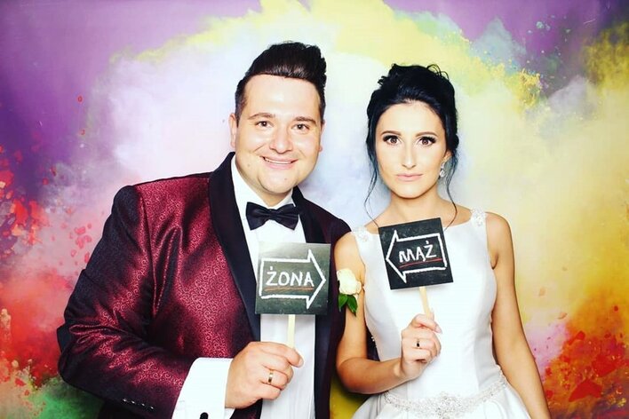 Artyści disco polo zagrali koncert na własnym weselu! Goście weselni zachwyceni niespodzianką | VIDEO