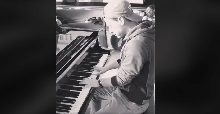 Artysta disco polo gra ku pamięci zmarłej gwiazdy!