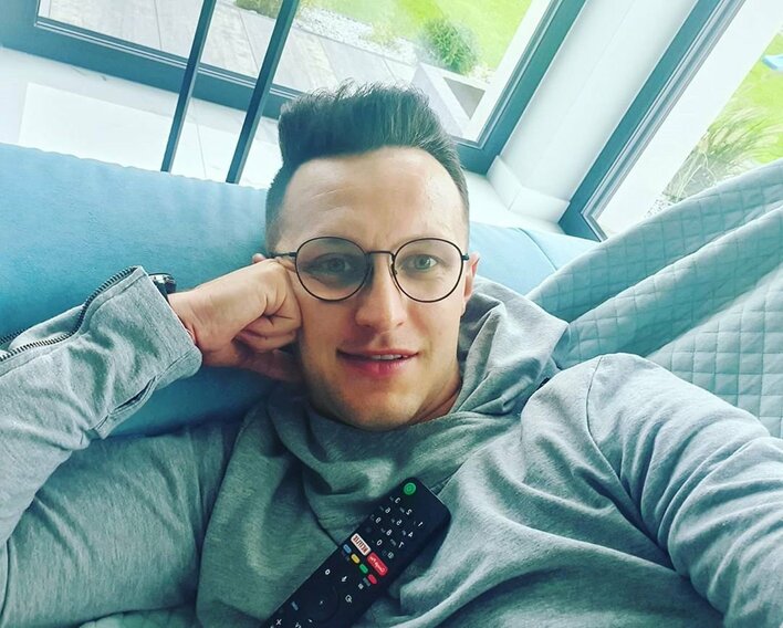 Gwiazdor disco polo pracoholikiem?! Artysta nie ma czasu na wakacje!