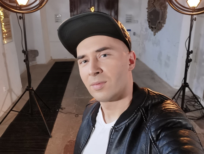 Wokalista disco polo prosi Boga o pomoc! Internauci wzruszeni! 