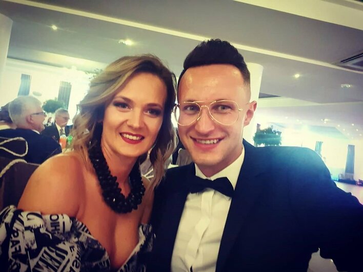 Artysta disco polo w towarzystwie przepięknej kobiety! Fani rozpływają się z zachwytu!